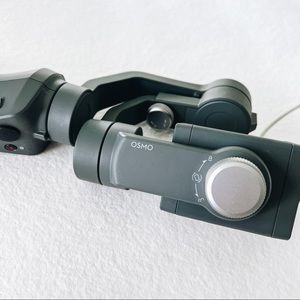 DJI OSMO gimbal for phone